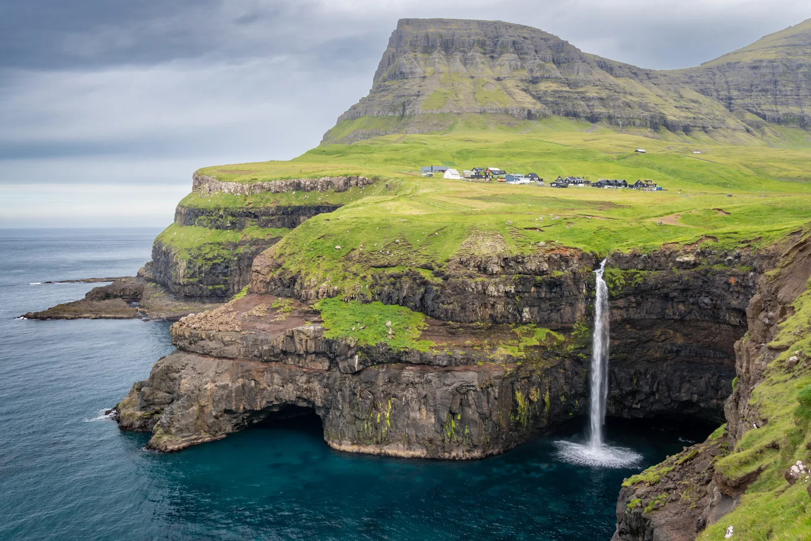 Cascata Múlafossur a Gásadalur, Isole Faroe